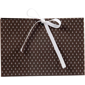 Folding gift box
